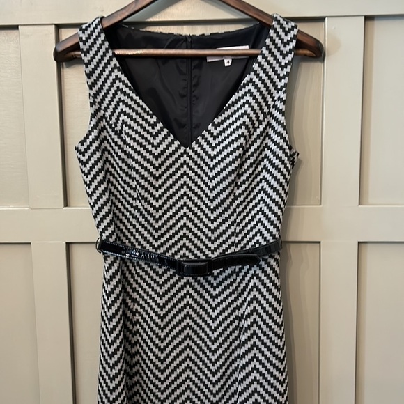 Trina Turk Chevron Striped Career Sheath Dress Viscose Wool Black & Gray Size 4 - Picture 6 of 12